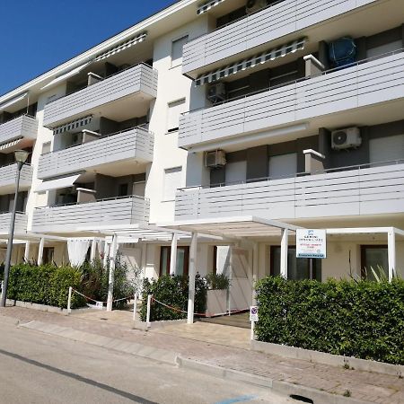 Condominio Diana Est- Gemini Бибионе Экстерьер фото
