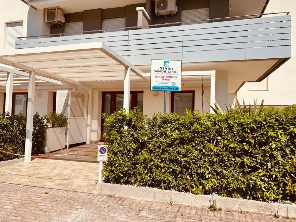Condominio Diana Est- Gemini Бибионе Экстерьер фото